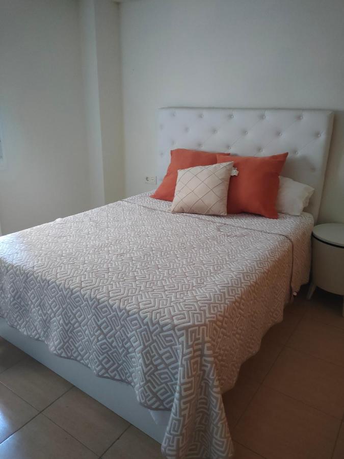 Habitacion Amplia Y Comoda Reus Exterior foto